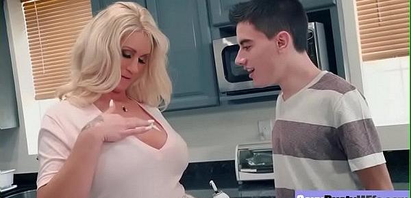  Slut Sexy Housewife (Ryan Conner) With Big Tits Enjoy Hard Sex On Cam vid-21